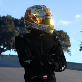 Simón V.
