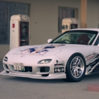 穴倉タツヤ