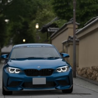 龙卷风摧毁停车场