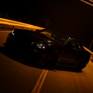 寿司たべてる