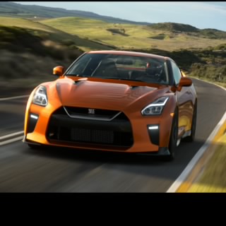 Jr7q8