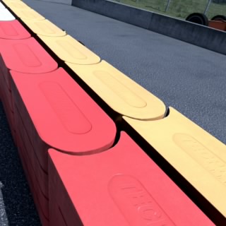 なーにゃ