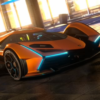 913